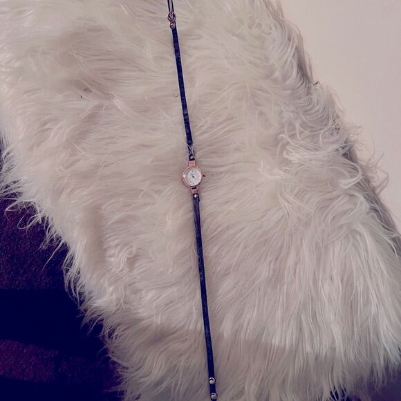 Black and Gold Watch Bracelet NWOT - Picture 4 of 9